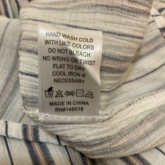 Vixbe front tie top small with tags NEW - Picture 7 of 7